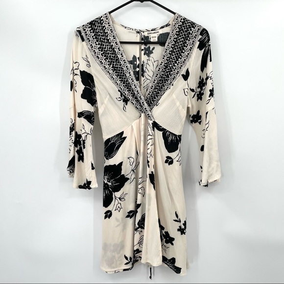 Billabong Boho Free Spirit Bell Sleeve Dress - Picture 2 of 12